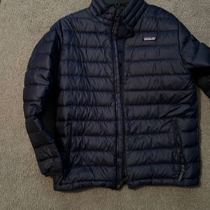 Like new condition ! Warm Patagonia coat!